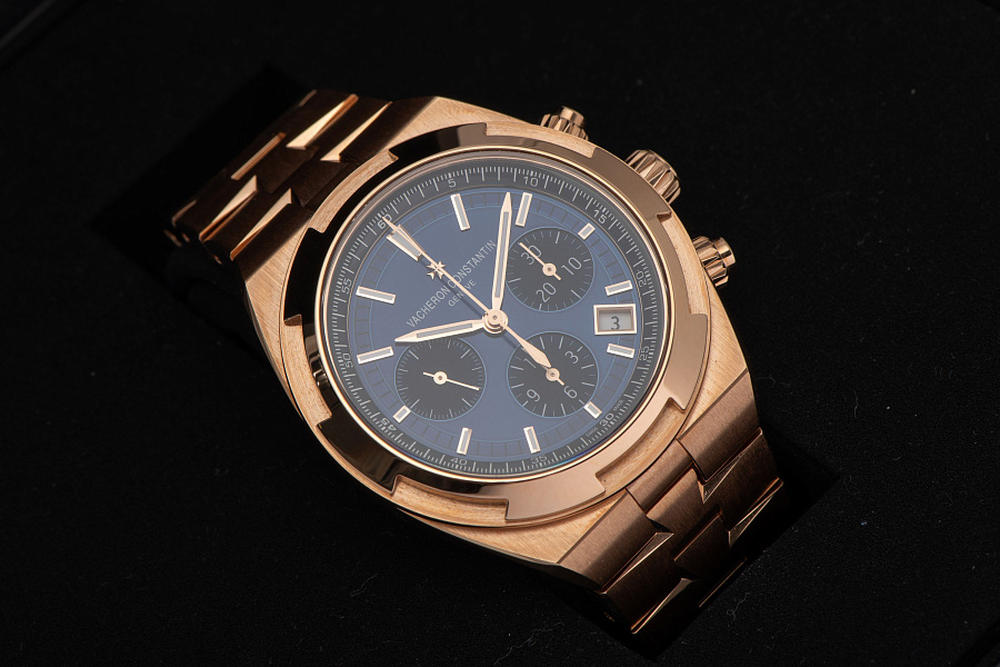 Blue Dial Overseas Chronograph Ref. 5500V in 18k Rose Gold