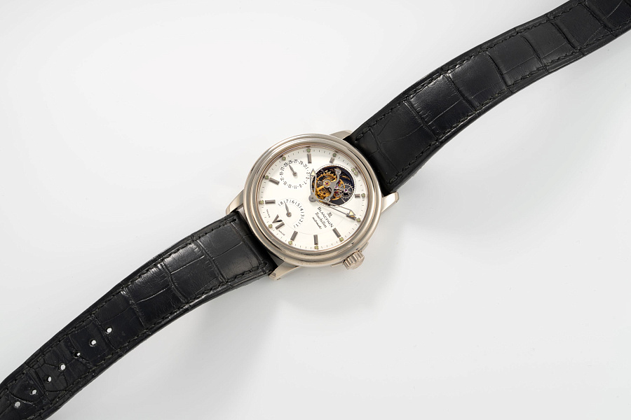 Leman Tourbillon in 18k White Gold