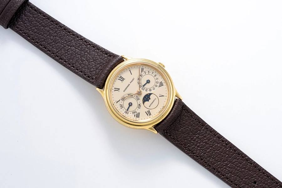 Calendar Moonphase Ref. 25589 in 18k Yellow Gold
