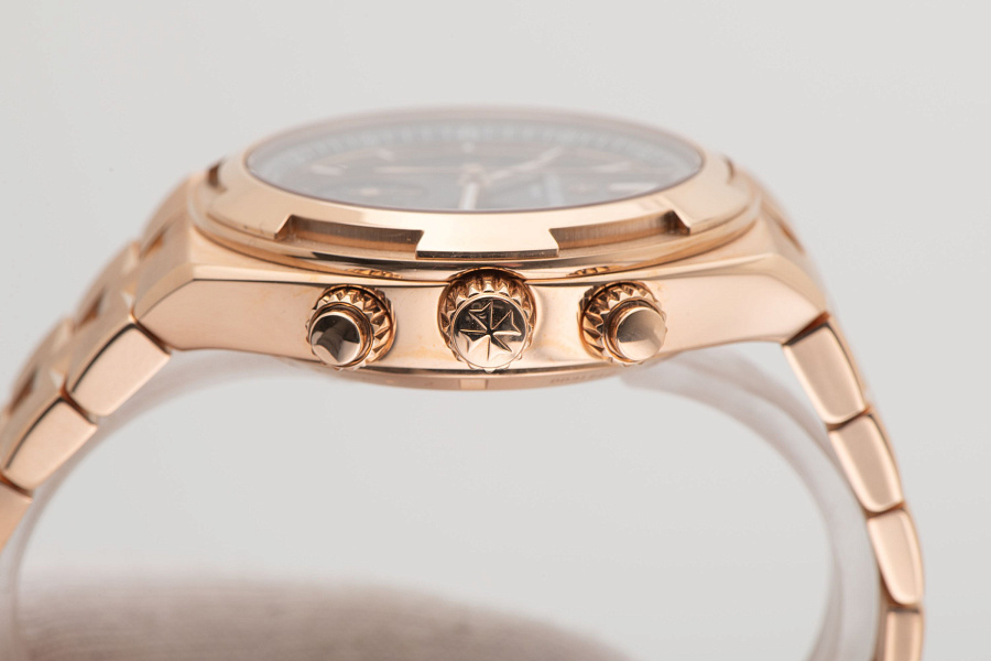 Blue Dial Overseas Chronograph Ref. 5500V in 18k Rose Gold