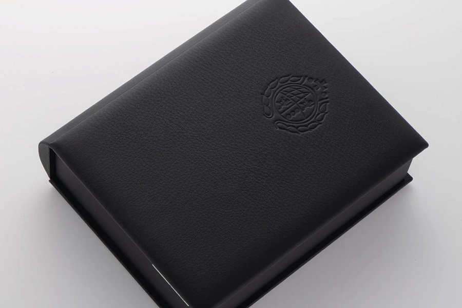 Unworn DB27 Titan Hawk