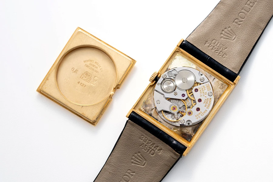 Cellini Clous de Paris Ref. 4127 in 18k Yellow Gold