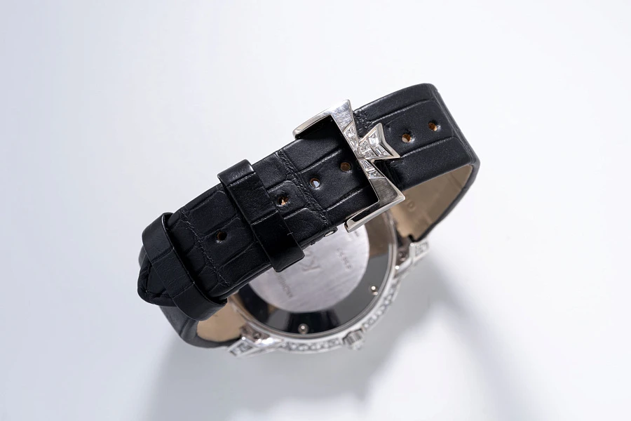 Kalla Lune Ref. 83630 in 18k White Gold with Pavé Baguette Diamonds