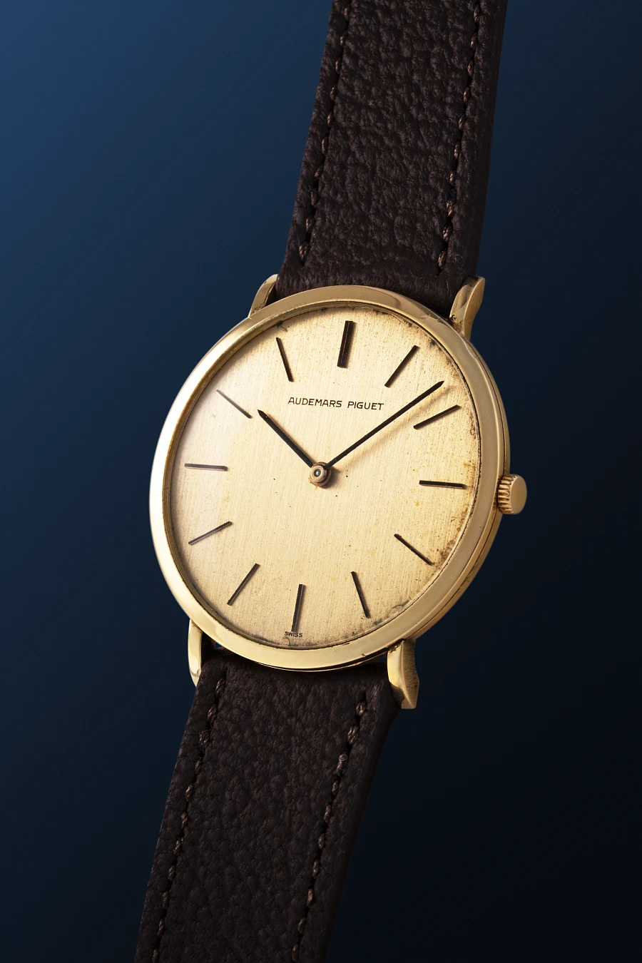 Ultra Thin Dress Watch in 18k Yellow Gold