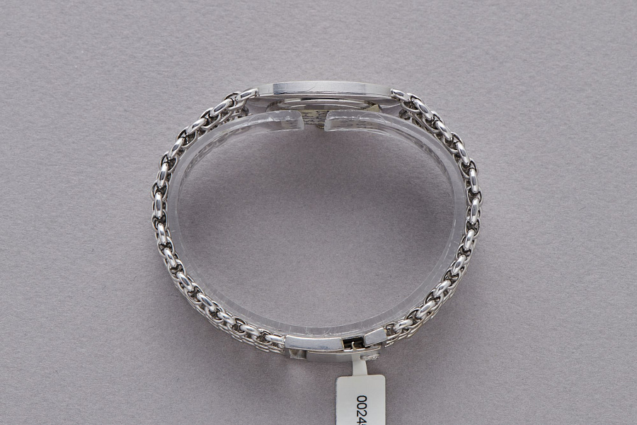 Ellipse in 18k White Gold