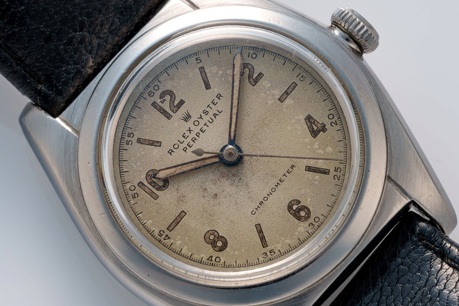 Bubble Back Ref. 2940 in Stainless Steel