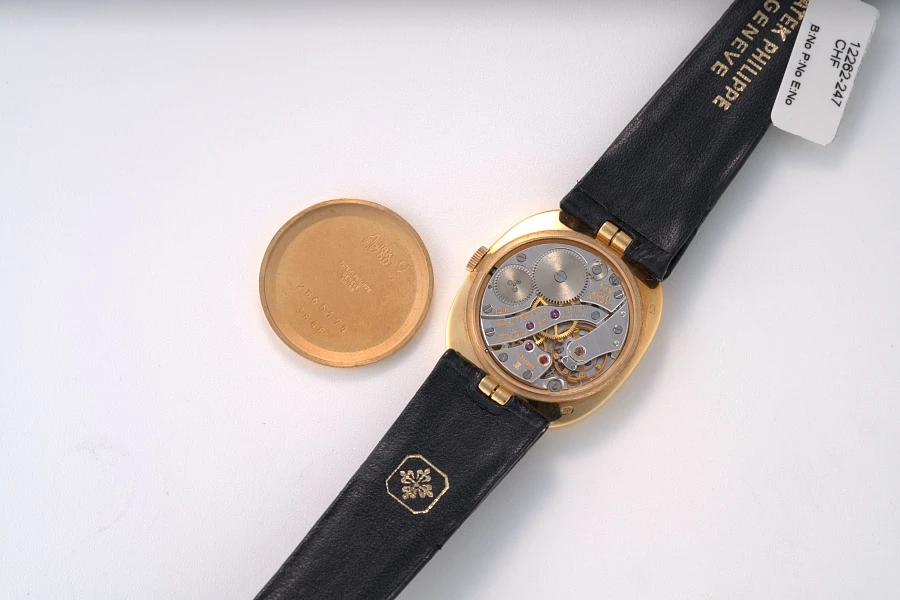Ellipse Ref. 3848 in 18k Yellow Gold