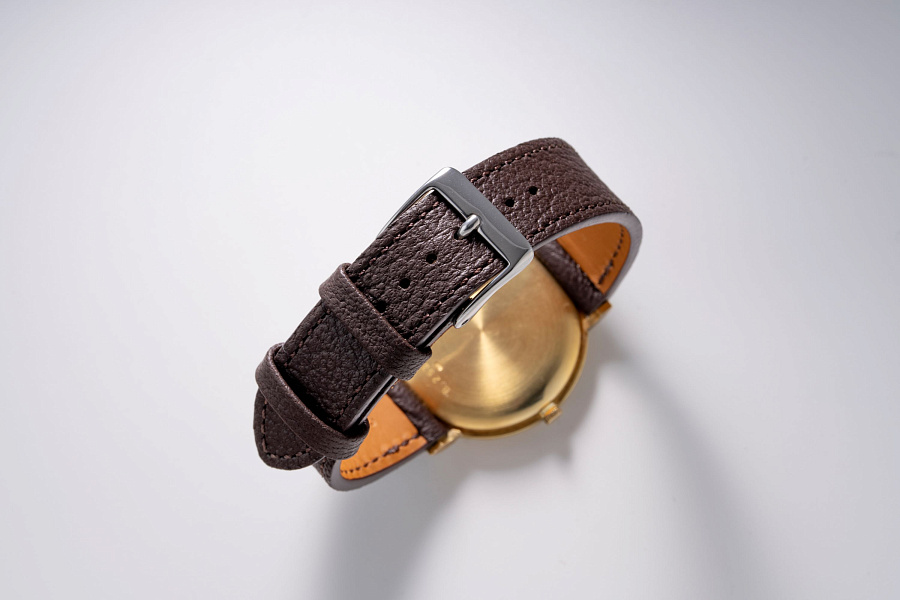 Ultra Thin Dress Watch in 18k Yellow Gold