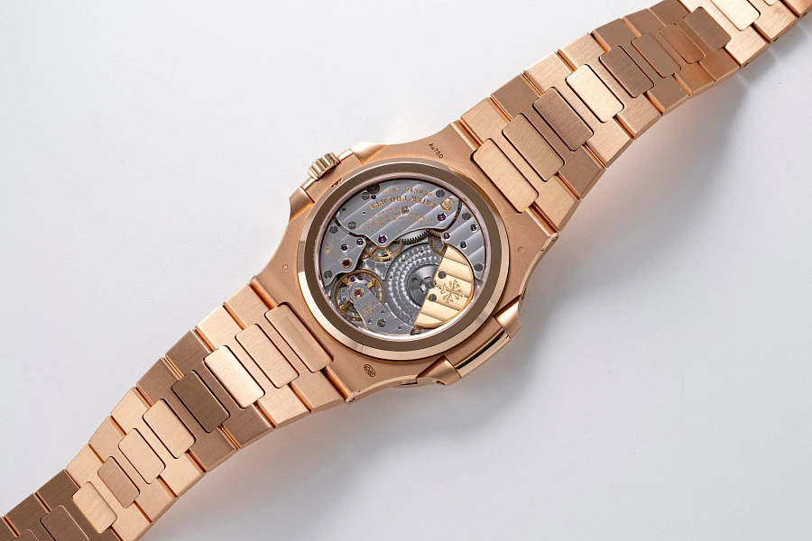Nautilus Ref. 5712R in 18k Rose Gold
