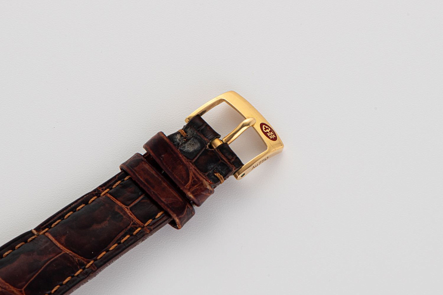 Helvetia 64/100 in 18k Yellow Gold