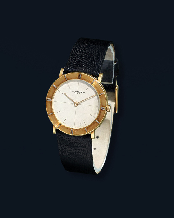 Ultra Slim 'Extrapiatto' Vintage Dress Watch in 18k Yellow Gold