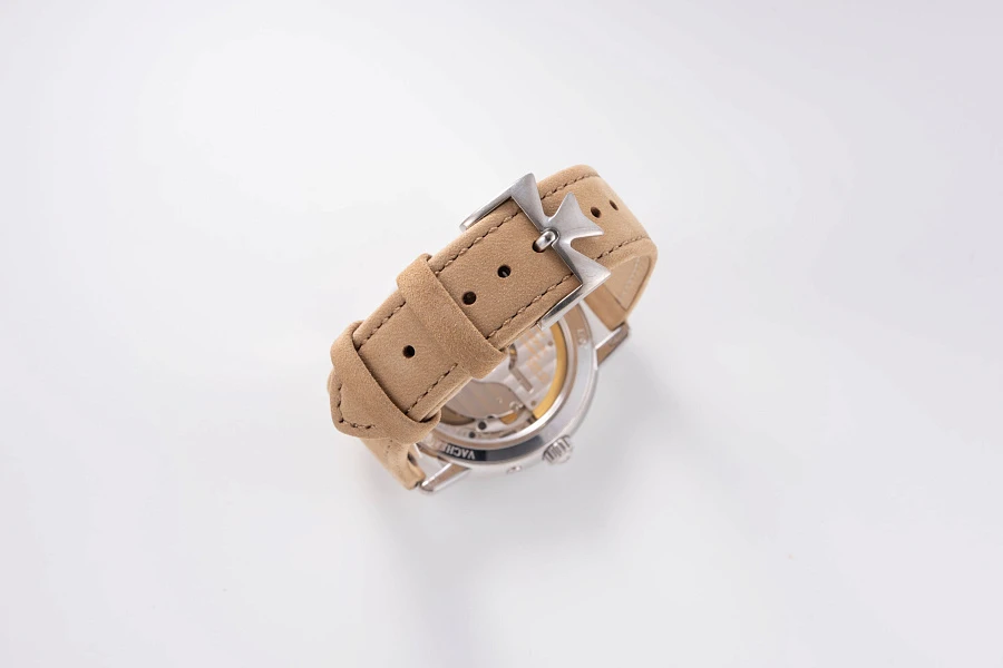 Patrimony Date Ref. 47200/1 in 18k White Gold