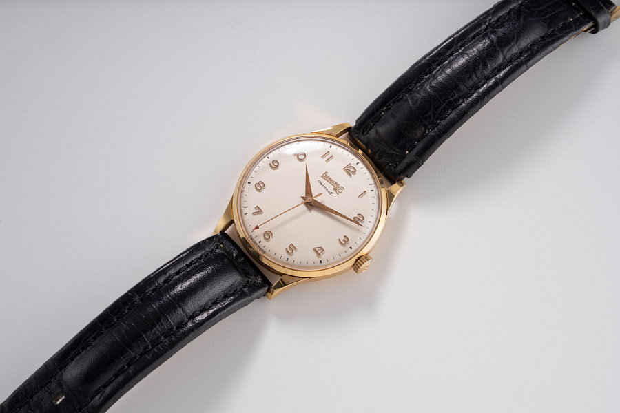 Dress Watch in 18k Yellow Gold