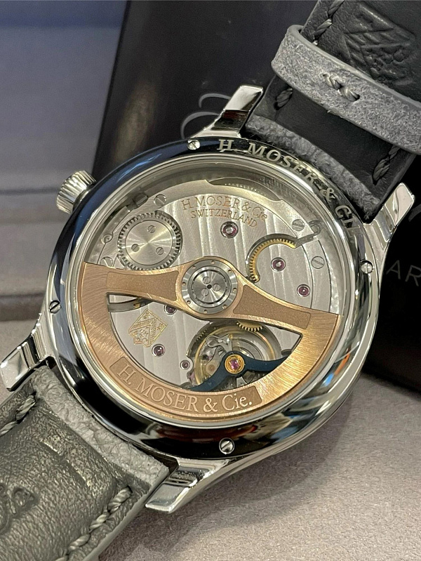 Endeavour Centre Seconds Concept Lime Green