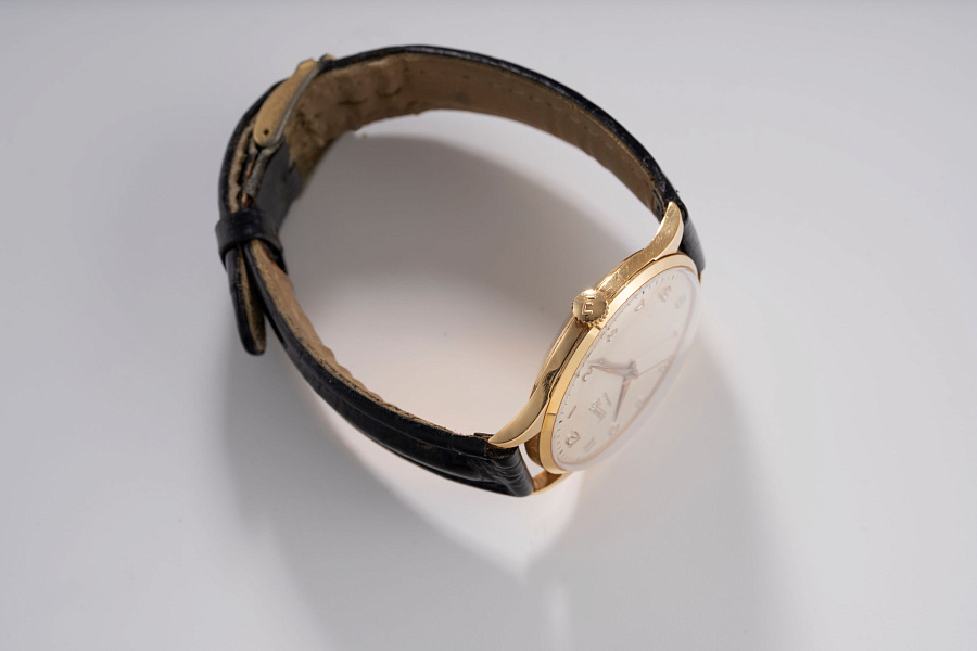 Dress Watch in 18k Yellow Gold