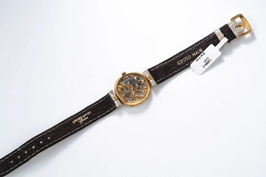 Piece Unique Mother of Pearl Ref. G2727 in 18k Yellow Gold