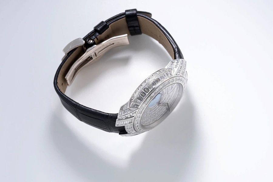 Kalla Lune Ref. 83630 in 18k White Gold with Pavé Baguette Diamonds