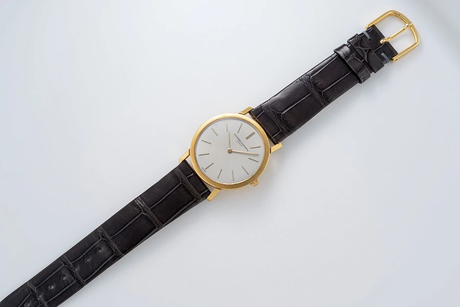 Dress Watch with Fluted Bezel Ref. 6351 in 18k Yellow Gold