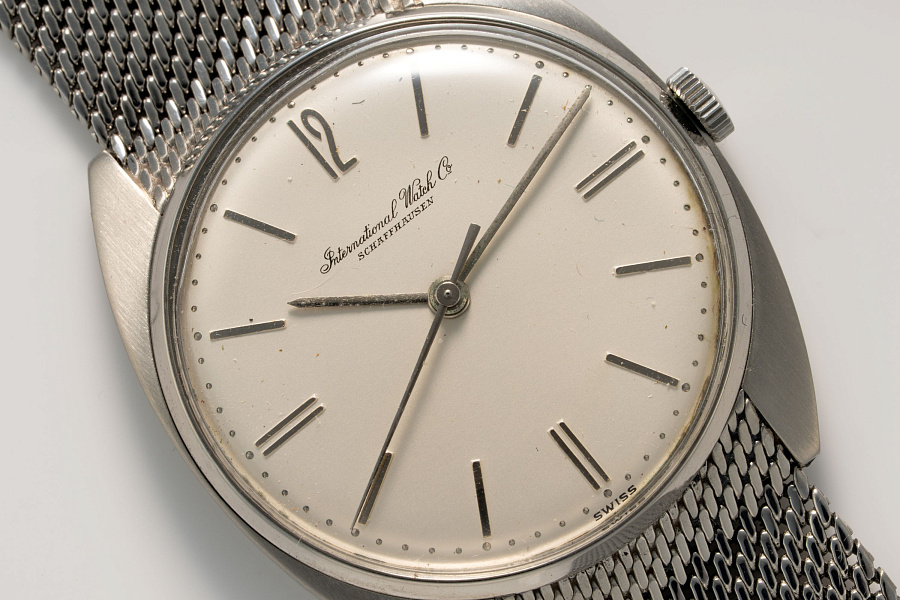 Ultra Thin Cushion Case Ref. 1419 in Stainless Steel