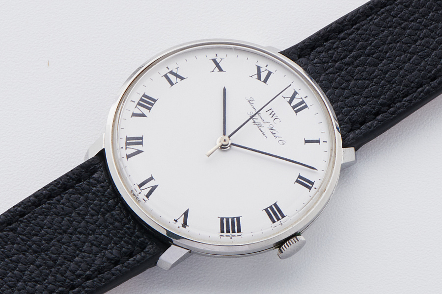 Hand-wound Watch Ref. 2401 with White Lacquer Dial