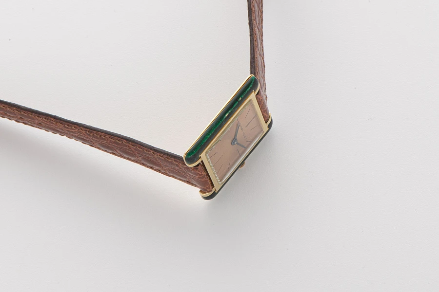 Square Watch with Enamel Decoration and Salmon Dial Ref. 5256BA