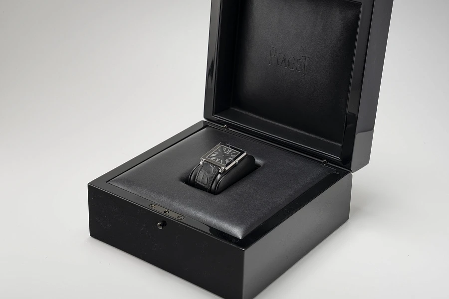 Altiplano Rectangular Ref. P10074 in 18k White Gold