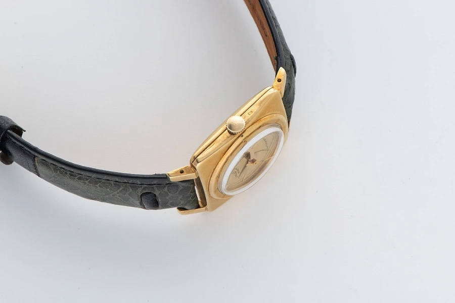 Gioccolatone Square Automatic in 18k Yellow Gold