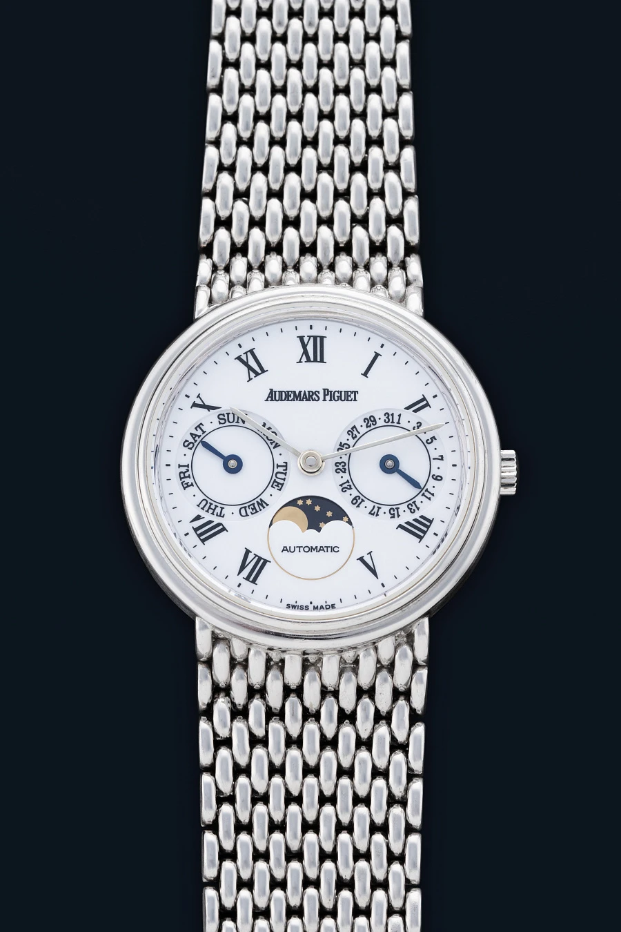 Classic Calendar Ref. 25589 in 18k White Gold