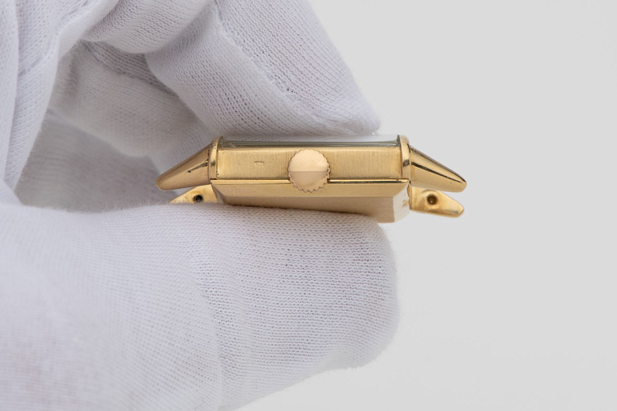 Square in 18k Yellow Gold