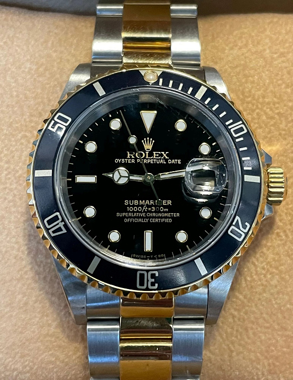 Submariner Date 16613 Steel & Gold