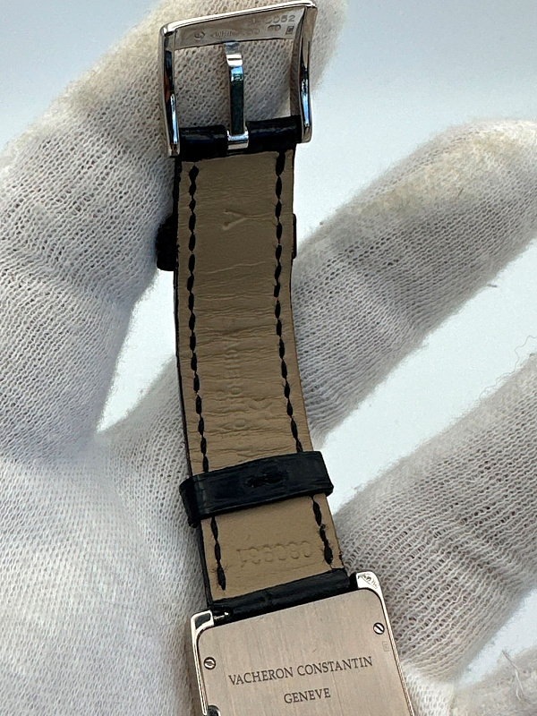 MCMLXXII (1972) Asymmetric White Gold Diamonds
