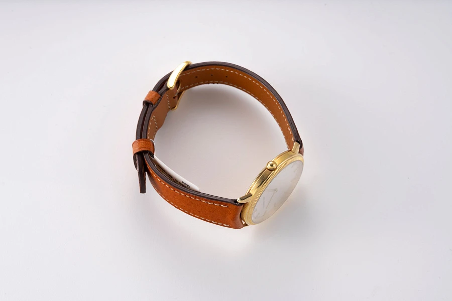 Coin Bezel Quartz Dress Watch in 18k Yellow Gold