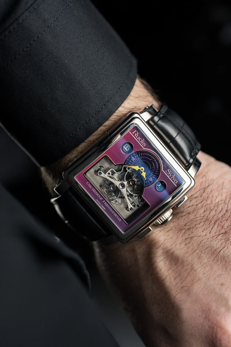 Oscillateur Harmonieux Piece Unique