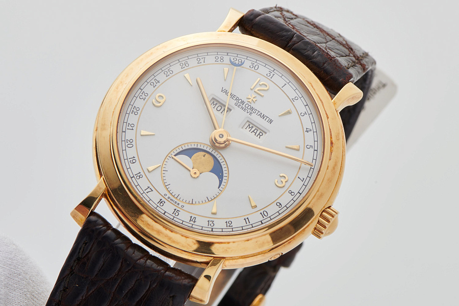 Triple Calendar in 18k Yellow Gold