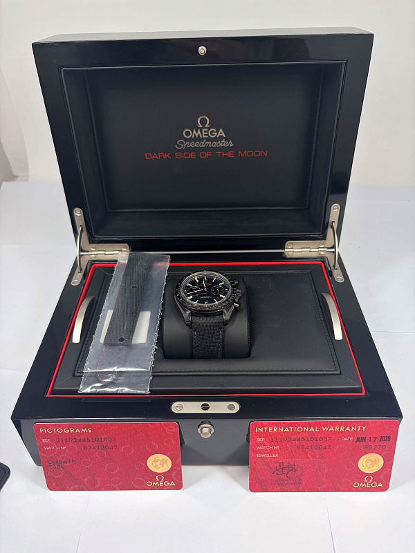 Speedmaster Dark Side of the Moon