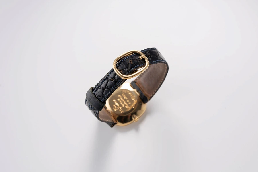 Ladies Ellipse Ref. 4223 in 18k Yellow Gold