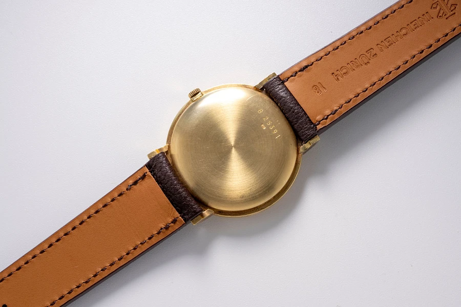 Ultra Thin Dress Watch in 18k Yellow Gold