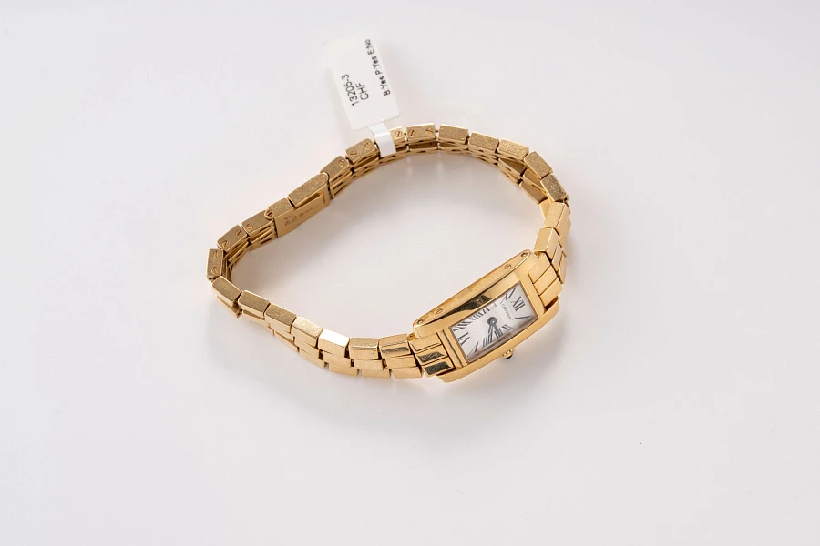 Tank Ref. 2562 in 18k Yellow Gold