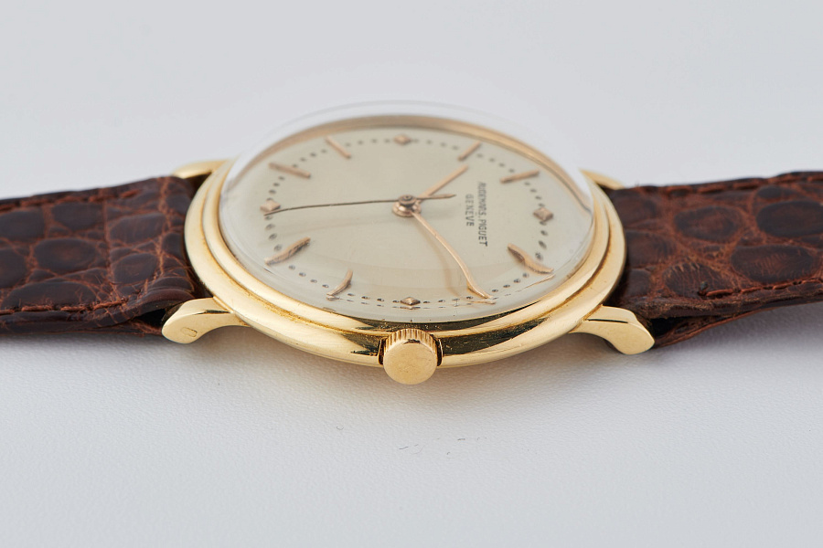 Hand-wound in 18k Yellow Gold with Dial-Reprint