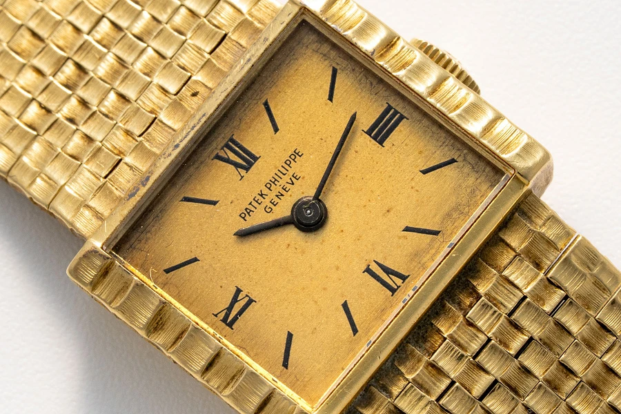 Ladies Watch Ref. 3322 with Woven Bracelet in 18k Yellow Gold
