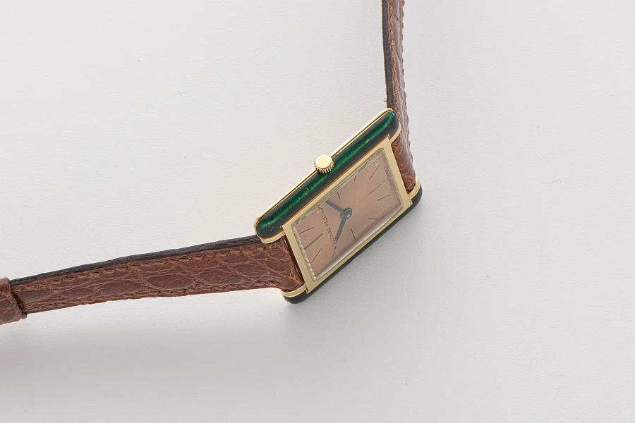 Square Watch with Enamel Decoration and Salmon Dial Ref. 5256BA