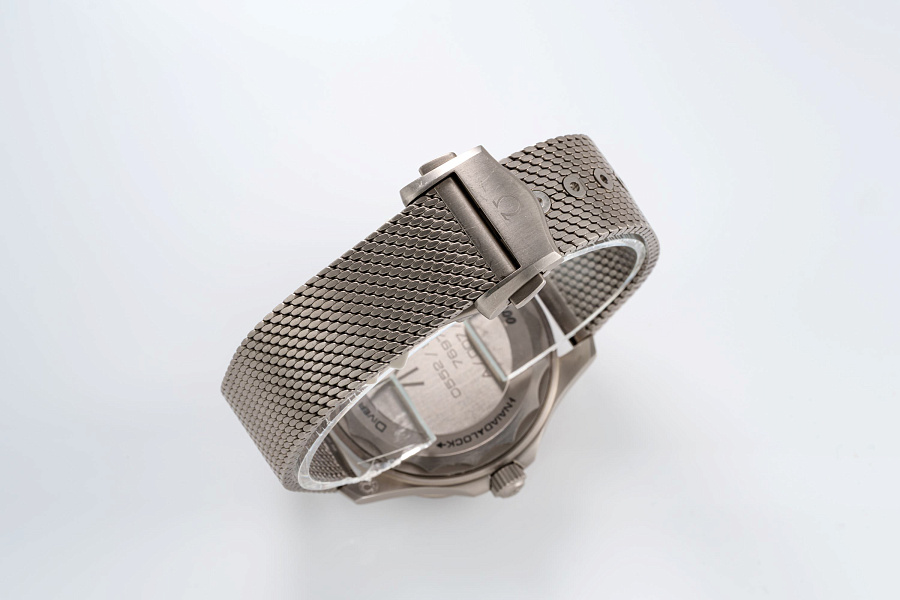 Seamaster 300m 'James Bond' in Titanium