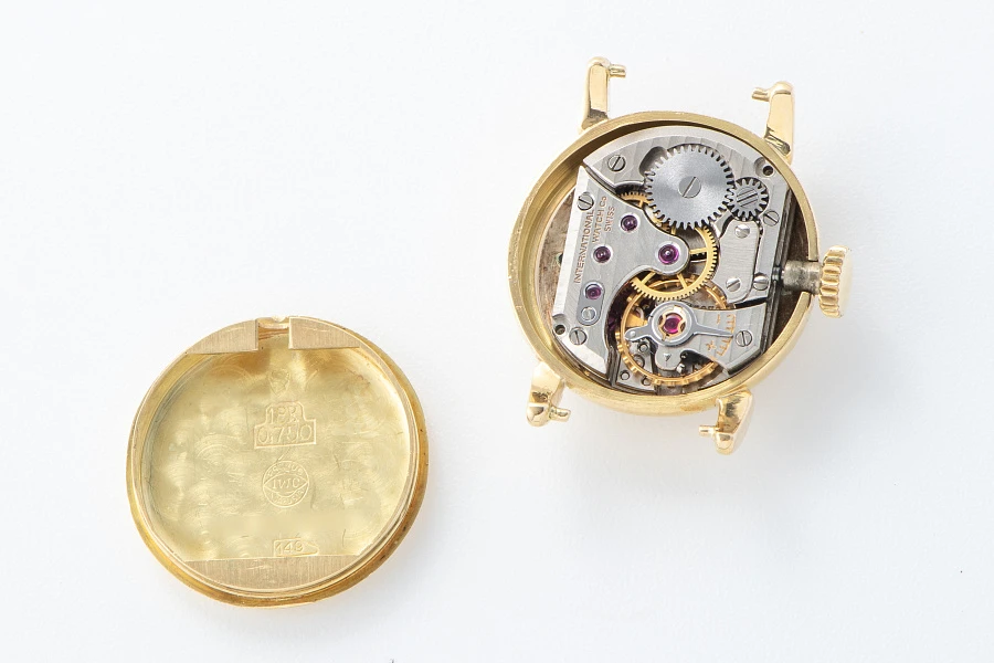 Cornes de Vache Ladies Watch in 18k Yellow Gold