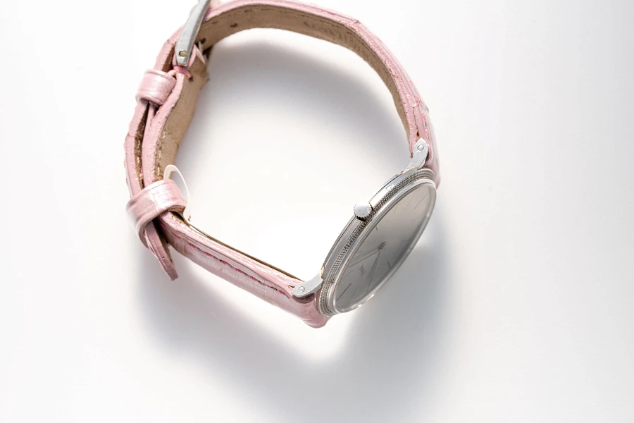 Clous de Paris Ladies Watch Ref. 9011 in 18k White Gold