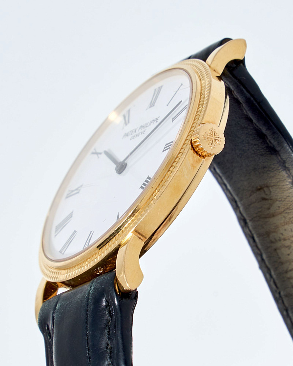 Calatrava 5120 ‘Clous de Paris’ Automatic Yellow Gold