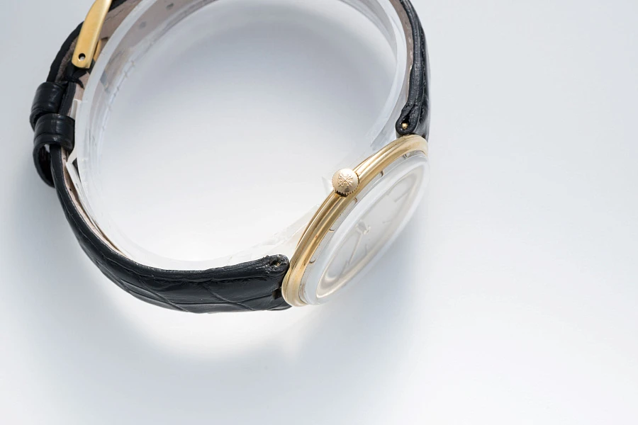 Calatrava Ref. 2591 with Hidden Lugs in 18k Yellow Gold