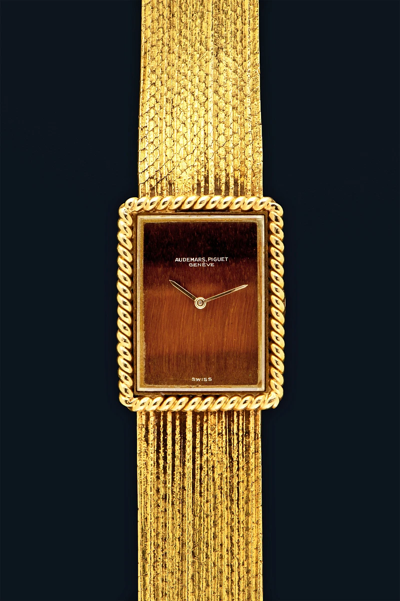 Tiger Eye Ladies Watch in 18k Yellow Gold