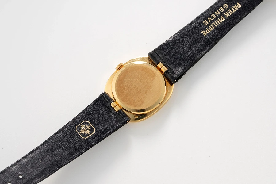 Ellipse Ref. 3848 in 18k Yellow Gold