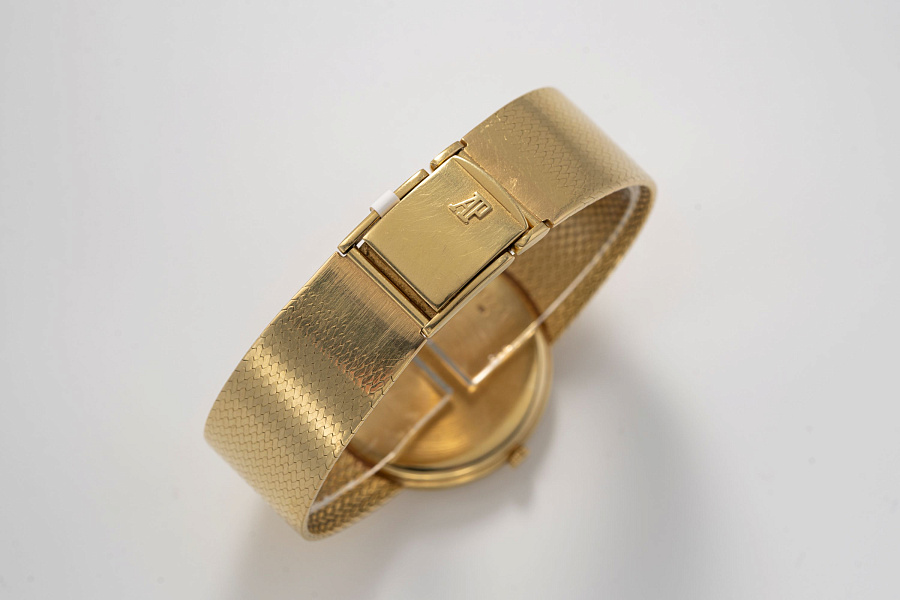 Ultra Thin Automatic Dress Watch in 18k Yellow Gold