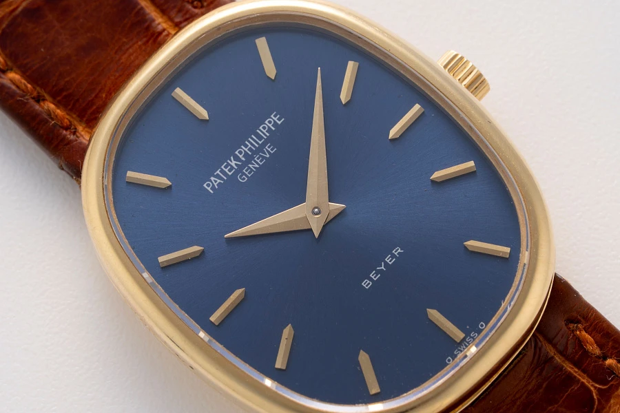 Ellipse Ref. 4226 in 18k Yellow Gold